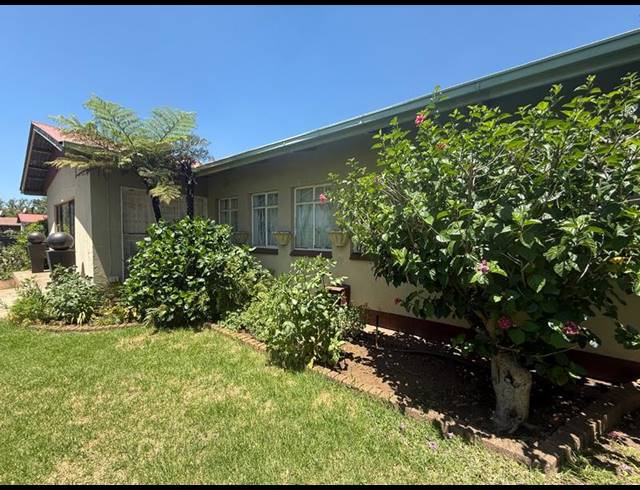 3 BEDROOM HOUSE FOR SALE IN VANDERBIJLPARK CW 4